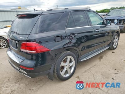 Trzecie zdjęcie samochodu z tyłu: 2016 MERCEDES-BENZ GLE 350 4MATIC VIN:4JGDA5HB9GA734377 - miniatura