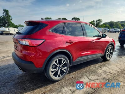 Trzecie zdjęcie samochodu z tyłu: 2022 FORD ESCAPE SE VIN:1FMCU0G65NUA34894 - miniatura