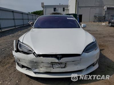 Piąte zdjęcie samochodu w środku: 2017 TESLA MODEL S VIN:5YJSA1E28HF228847 - miniatura