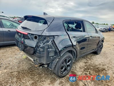 Trzecie zdjęcie samochodu z tyłu: 2021 KIA SPORTAGE LX VIN:KNDPMCACXM7846310 - miniatura