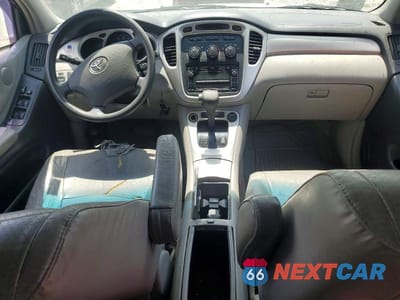 Zdjęcie 8 z 13 samochodu: 2004 TOYOTA HIGHLANDER BASE VIN:JTEGP21A840029132 - miniatura