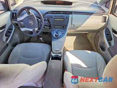 Zdjęcie 8 z 13 samochodu: 2010 TOYOTA PRIUS II VIN:JTDKN3DU3A0137945 - miniatura
