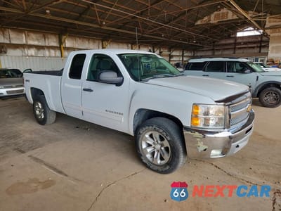 Czwarte zdjęcie samochodu z boku: 2012 CHEVROLET SILVERADO K1500 LT VIN:1GCVKSE25CZ231434 - miniatura