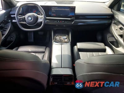 Zdjęcie 8 z 13 samochodu: 2024 BMW 530 I VIN:WBA43FJ02RCS94567 - miniatura