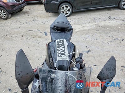 Piąte zdjęcie samochodu w środku: 2015 YAMAHA YZFR3 VIN:MH3RH06Y1FK009138 - miniatura