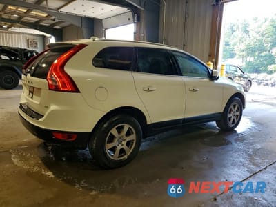Trzecie zdjęcie samochodu z tyłu: 2012 VOLVO XC60 3.2 VIN:YV4952DZ6C2338005 - miniatura