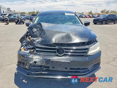 Piąte zdjęcie samochodu w środku: 2016 VOLKSWAGEN JETTA SE VIN:3VWD67AJ3GM279884 - miniatura