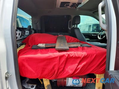 Zdjęcie 6 z 10 samochodu: 2024 CHEVROLET SILVERADO K3500 VIN:1GC4YSEY1RF300709 - miniatura