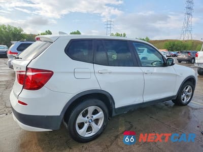 Trzecie zdjęcie samochodu z tyłu: 2011 BMW X3 XDRIVE28I VIN:5UXWX5C5XBL716415 - miniatura