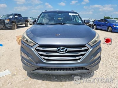 Piąte zdjęcie samochodu w środku: 2017 HYUNDAI TUCSON SE VIN:KM8J3CA41HU334584 - miniatura