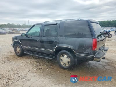 Drugie zdjęcie samochodu z przodu: 1998 CHEVROLET TAHOE C1500 VIN:1GNEC13R5WJ358119 - miniatura