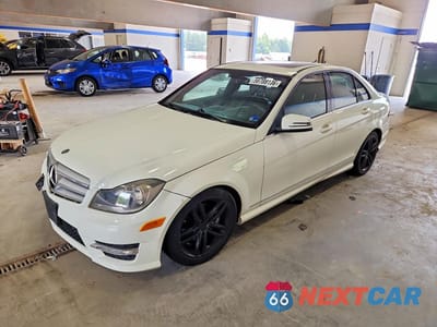 2012 MERCEDES-BENZ C 300 4MATIC WDDGF8BB9CA692788 - główne zdjęcie licytacji z USA - miniatura