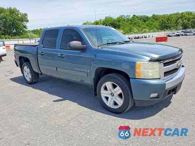 Czwarte zdjęcie samochodu z boku: 2008 CHEVROLET SILVERADO K1500 VIN:3GCEK13J68G255897 - miniatura