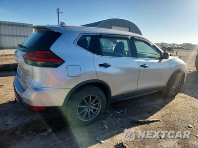 Trzecie zdjęcie samochodu z tyłu: 2017 NISSAN ROGUE S VIN:KNMAT2MV1HP588684 - miniatura