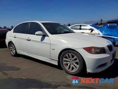 Czwarte zdjęcie samochodu z boku: 2006 BMW 325 I VIN:WBAVB13526KX33514 - miniatura