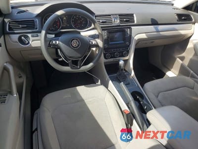 Zdjęcie 8 z 12 samochodu: 2016 VOLKSWAGEN PASSAT S VIN:1VWAS7A32GC053482 - miniatura