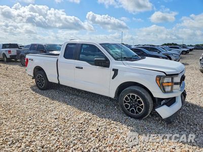 Czwarte zdjęcie samochodu z boku: 2023 FORD F150 SUPER CAB VIN:1FTEX1CP6PKF40841 - miniatura