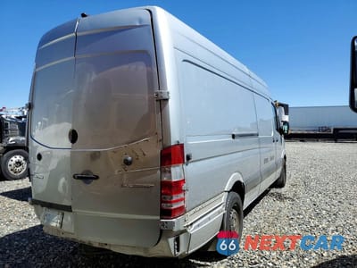 Trzecie zdjęcie samochodu z tyłu: 2015 MERCEDES-BENZ SPRINTER 2500 VIN:WD3PE8DC8F5957811 - miniatura