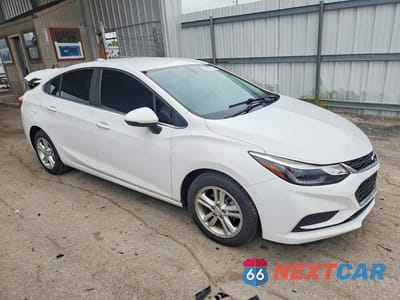 Czwarte zdjęcie samochodu z boku: 2017 CHEVROLET CRUZE LT VIN:1G1BE5SM6H7244674 - miniatura