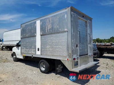 Trzecie zdjęcie samochodu z tyłu: 2016 CHEVROLET EXPRESS G4500 VIN:1GB6GUCG3G1126139 - miniatura
