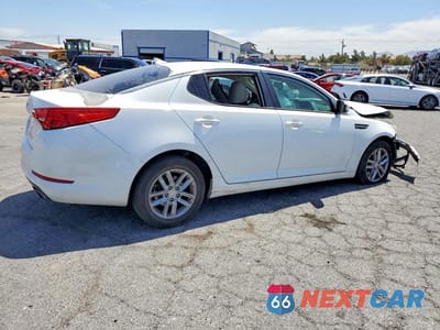 Trzecie zdjęcie samochodu z tyłu: 2012 KIA OPTIMA LX VIN:5XXGM4A78CG055868 - miniatura