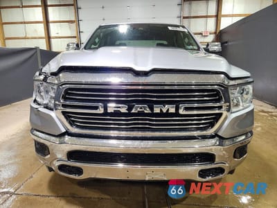Piąte zdjęcie samochodu w środku: 2024 RAM 1500 LARAMIE VIN:1C6SRFJT9RN223767 - miniatura