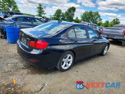 Trzecie zdjęcie samochodu z tyłu: 2013 BMW 328 XI VIN:WBA3B3G50DNP38526 - miniatura