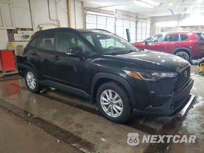 Czwarte zdjęcie samochodu z boku: 2024 TOYOTA COROLLA CROSS LE VIN:7MUCAABG0RV106507 - miniatura