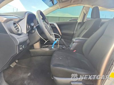 Zdjęcie 7 z 14 samochodu: 2016 TOYOTA RAV4 VIN:JTMZFREV6GJ094856 - miniatura