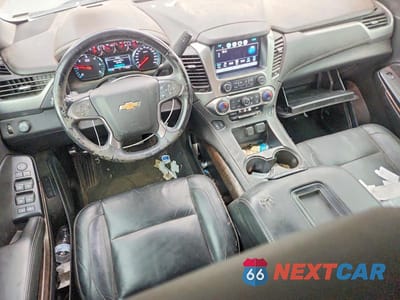 Zdjęcie 8 z 13 samochodu: 2020 CHEVROLET SUBURBAN C1500 LT VIN:1GNSCHKC6LR301644 - miniatura