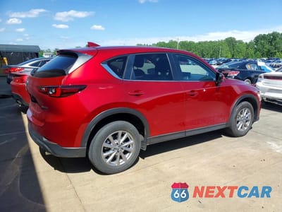 Trzecie zdjęcie samochodu z tyłu: 2022 MAZDA CX-5 PREFERRED VIN:JM3KFBCM0N1584670 - miniatura