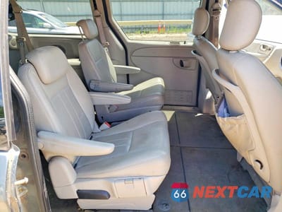 Zdjęcie 11 z 13 samochodu: 2005 DODGE GRAND CARAVAN SXT VIN:2D4GP44L35R262052 - miniatura