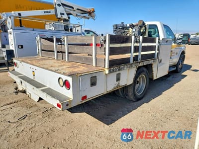 Trzecie zdjęcie samochodu z tyłu: 2013 FORD F350 SUPER DUTY VIN:1FDRF3GT3DEB14618 - miniatura