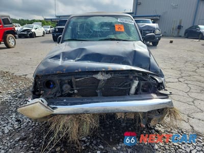 Piąte zdjęcie samochodu w środku: 1998 TOYOTA TACOMA XTRACAB VIN:4TAVL52N5WZ037208 - miniatura