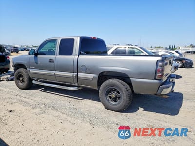 Drugie zdjęcie samochodu z przodu: 2001 CHEVROLET SILVERADO K1500 VIN:2GCEK19T711337855 - miniatura