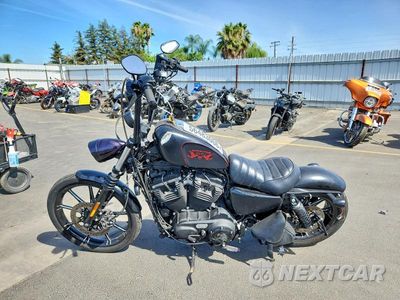 Trzecie zdjęcie samochodu z tyłu: 2017 HARLEY-DAVIDSON XL883 IRON 883 VIN:1HD4LE217HC401503 - miniatura