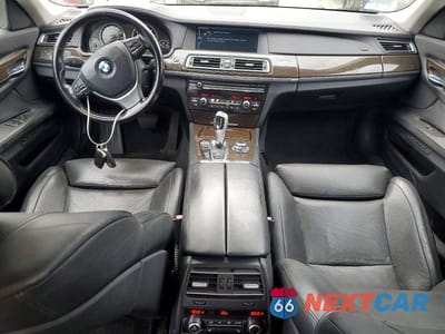Zdjęcie 8 z 12 samochodu: 2012 BMW 750 XI VIN:WBAKC6C56CC396185 - miniatura
