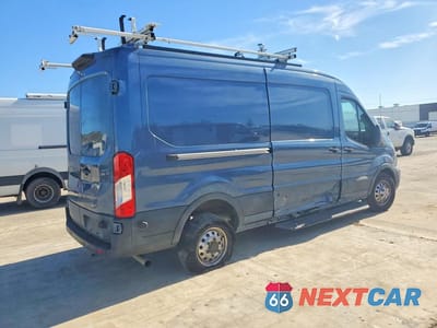 Trzecie zdjęcie samochodu z tyłu: 2024 FORD TRANSIT T-350 VIN:1FTBW9C8XRKA50550 - miniatura