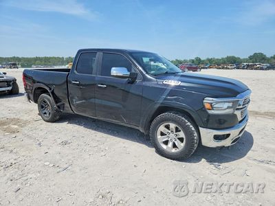 Czwarte zdjęcie samochodu z boku: 2020 RAM 1500 LARAMIE VIN:1C6SRFDT9LN307106 - miniatura