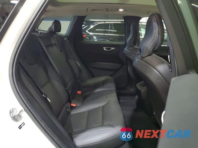 Zdjęcie 11 z 14 samochodu: 2022 VOLVO XC60 B5 MOMENTUM VIN:YV4L12RK3N1091502 - miniatura