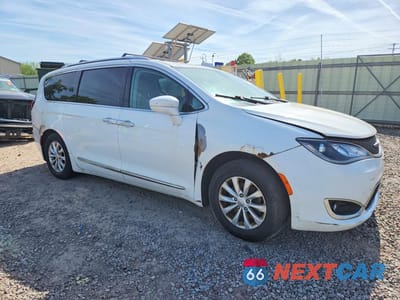 Czwarte zdjęcie samochodu z boku: 2018 CHRYSLER PACIFICA TOURING L VIN:2C4RC1BG5JR119765 - miniatura