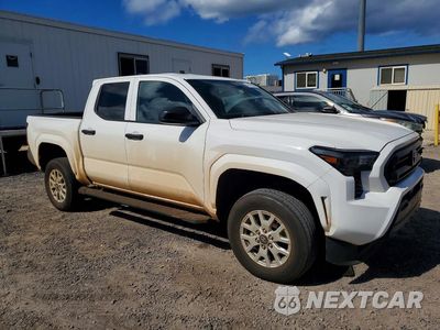 Czwarte zdjęcie samochodu z boku: 2025 TOYOTA TACOMA SR VIN:3TYKD5HN2ST030258 - miniatura