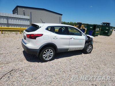 Trzecie zdjęcie samochodu z tyłu: 2018 NISSAN ROGUE SPORT S VIN:JN1BJ1CP0JW186824 - miniatura