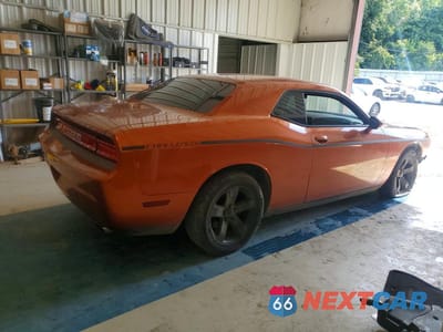 Trzecie zdjęcie samochodu z tyłu: 2011 DODGE CHALLENGER VIN:2B3CJ4DG8BH542391 - miniatura