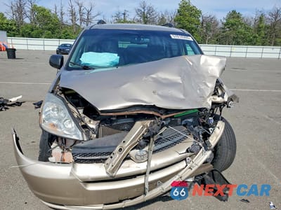 Piąte zdjęcie samochodu w środku: 2004 TOYOTA SIENNA LE 7 PASSENGER VIN:5TDZA23C94S099975 - miniatura