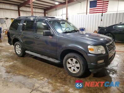 Czwarte zdjęcie samochodu z boku: 2010 FORD EXPLORER XLT VIN:1FMEU7DE2AUA69996 - miniatura