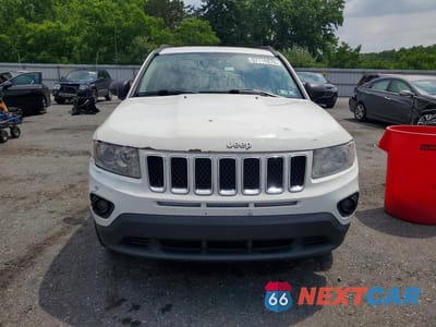 Piąte zdjęcie samochodu w środku: 2013 JEEP COMPASS SPORT VIN:1C4NJDBB6DD167972 - miniatura