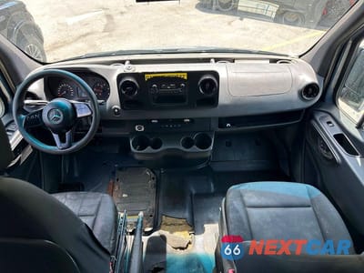 Piąte zdjęcie samochodu w środku: 2019 MERCEDES-BENZ SPRINTER 2500 VIN:WD4PF1CD3KP150623 - miniatura