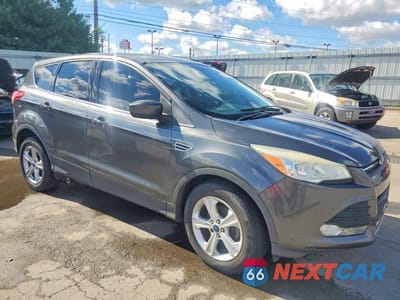 Czwarte zdjęcie samochodu z boku: 2015 FORD ESCAPE SE VIN:1FMCU0GX6FUB80229 - miniatura