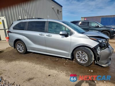 Czwarte zdjęcie samochodu z boku: 2024 TOYOTA SIENNA XLE 7-PASSENGER VIN:5TDYSKFC0RS118697 - miniatura